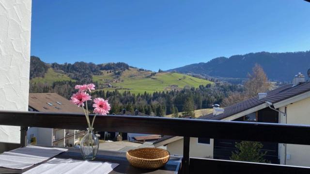 Bergwiese Mit Oberstaufen Plus Karte Luaran gambar
